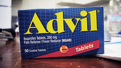 止痛聖品 Advil (by 張家振)