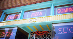 奇妙 Pizza 店 (by Roca Chang) 奇妙 Pizza 店 (by Roca Chang)