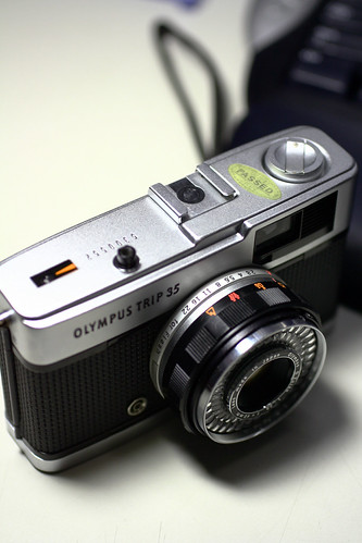 Olympus Trip-35 (by Roca Chang)